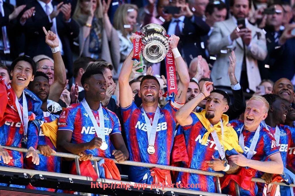 江南体育APP下载-世俱杯德才兼备型球员的人物档案与职业发展路径