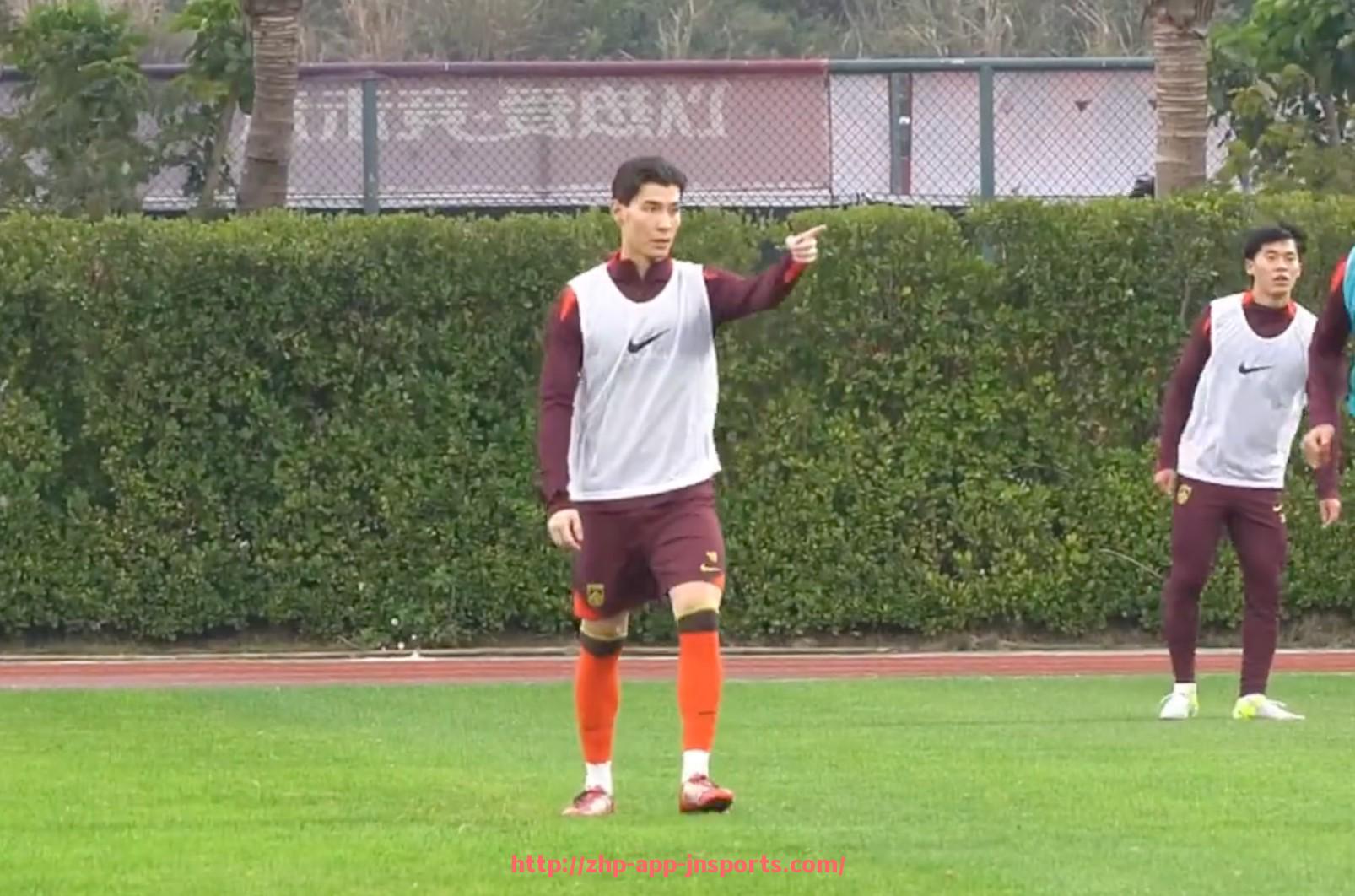 江南体育APP下载-世俱杯德才兼备型球员的人物档案与职业发展路径