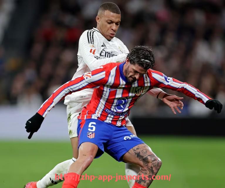 江南体育APP下载-英超曼联球员外号大全：从“野兽”到“小豌豆”的绰号由来与意义解析